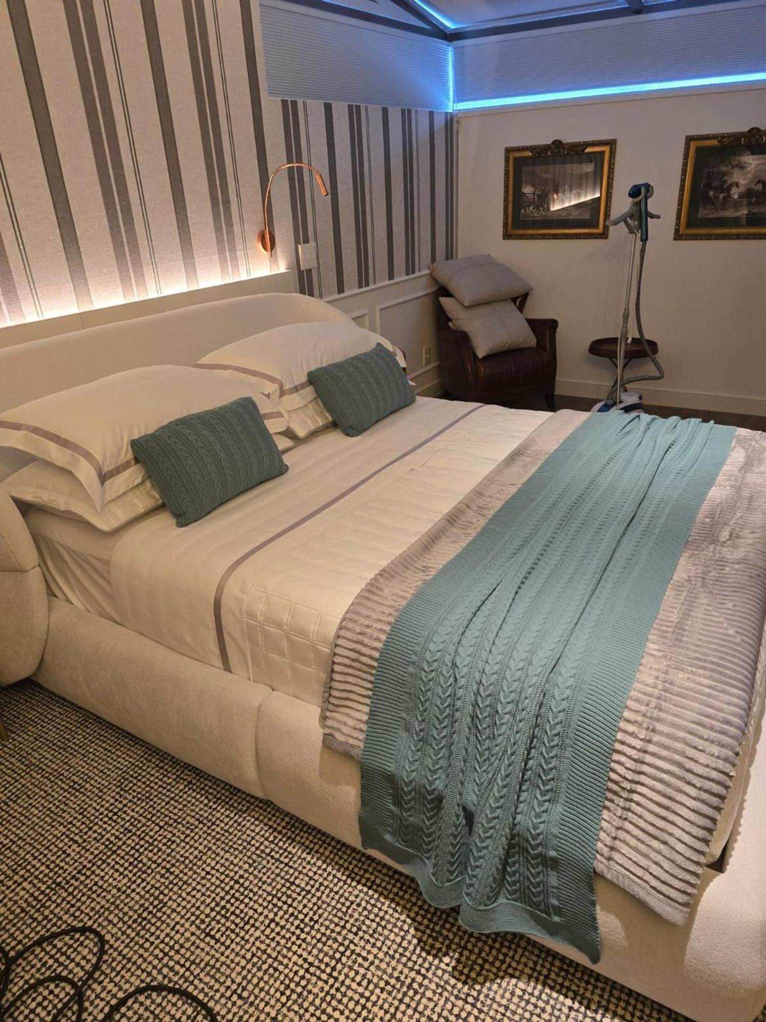 Au_114 | Moderno No Jardins Apartment *